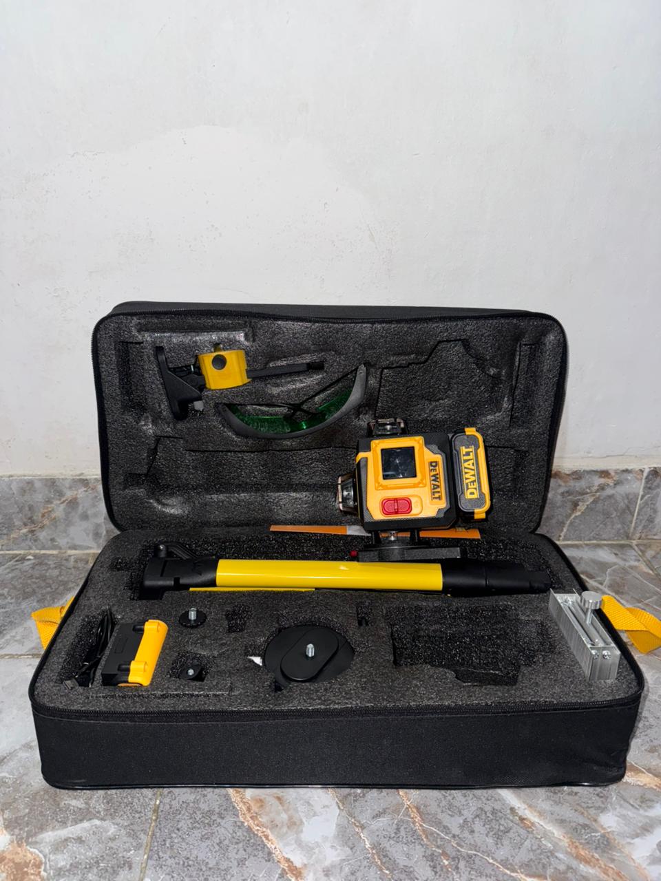 Nivel Laser De 16 Lineas dewalt maletin